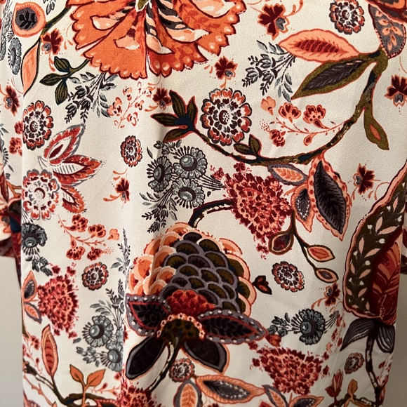 LOFT Cold Shoulder Top - Picture 5 of 5